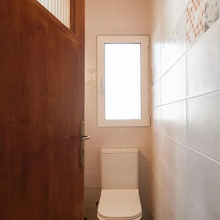 Caldera Close To The Port, Airport & Athens Apartment