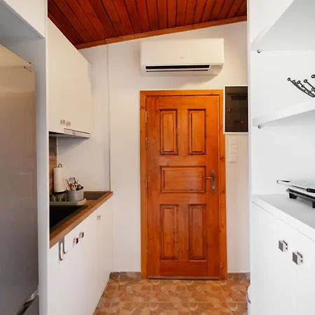 Caldera Close To The Port, Airport & Athens * Rafina (Attica)
