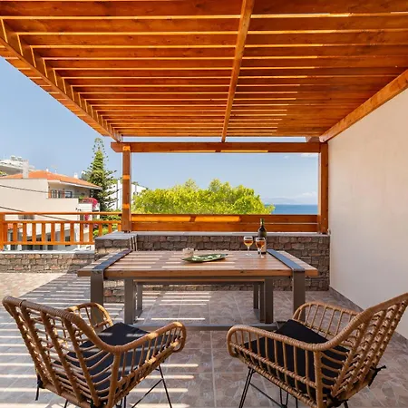Caldera Close To The Port, Airport & Athens Apartment