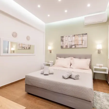 Caldera Close To The Port, Airport & Athens Apartment