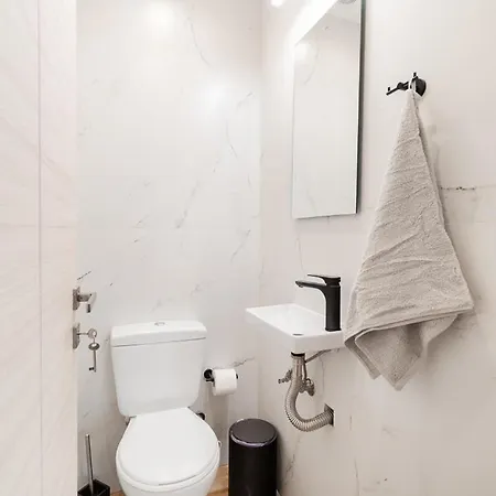 Caldera Close To The Port, Airport & Athens * Rafina (Attica)
