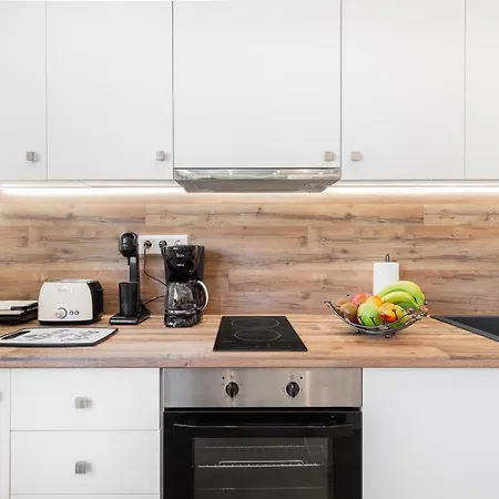 Caldera Close To The Port, Airport & Athens Apartment *